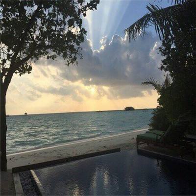 日本自卫官持刀闯使馆背后：自卫队教育体系与政界的危险信号